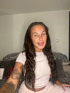 Snapshot of Rosieredxox chatting on 09.09.25 Rosieredxox online show from 09.09.25