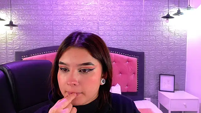 Snapshot of Natalie_loffreda chatting on 09.24.25 Natalie loffreda online show from 09.24.25