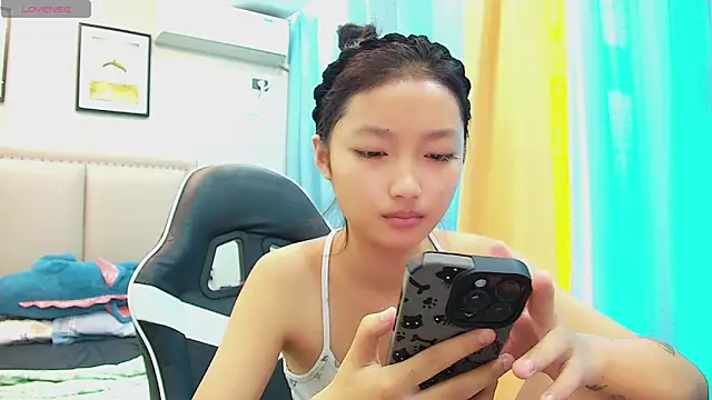 Snapshot of Safer-001 chatting on 10.05.25 Safer-001 online show from 10.05.25