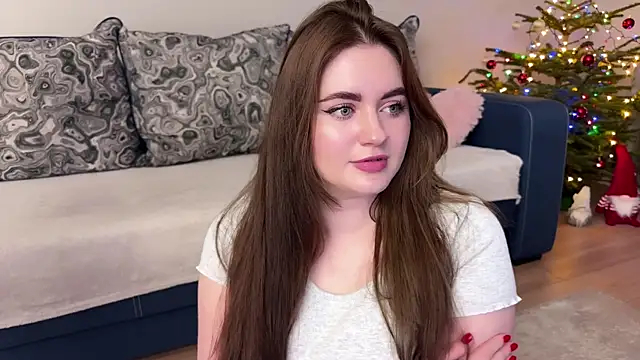 Snapshot of maria_and_alex chatting on 12.23.24 maria and alex online show from 12.23.24