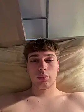 Snapshot of Fappatore_Nato05 chatting on 09.16.25 Fappatore Nato05 online show from 09.16.25