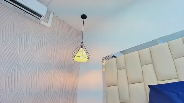 Vero Temptation online show from 11.24.25