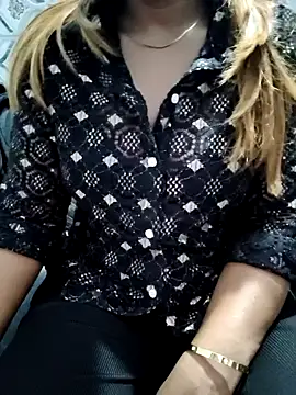 Snapshot of siya00 chatting on 10.16.25 siya00 online show from 10.16.25