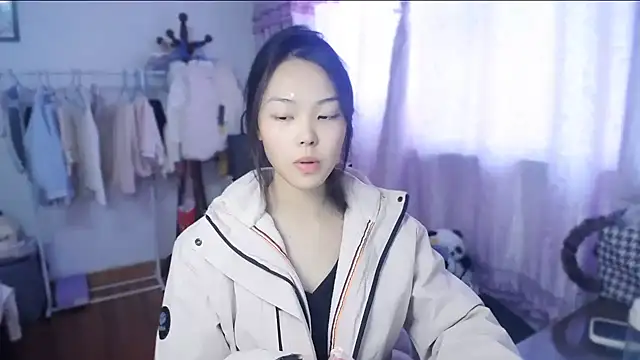 Snapshot of yao-yao_ chatting on 11.27.25 yao-yao online show from 11.27.25