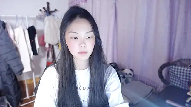 Snapshot of yao-yao_ chatting on 12.05.25 yao-yao online show from 12.05.25