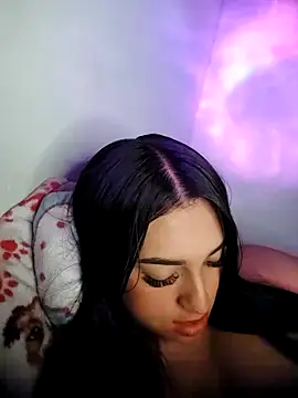 Linda Saenz  online show from 10.05.25