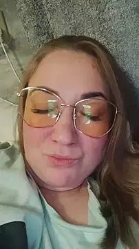 Kiss Eva online show from 12.28.24