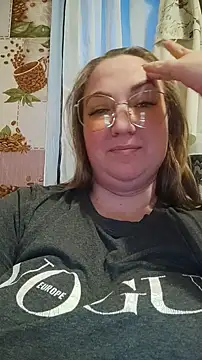 Snapshot of Kiss_Eva chatting on 01.04.25 Kiss Eva online show from 01.04.25