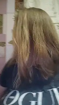 Snapshot of Kiss_Eva chatting on 01.05.25 Kiss Eva online show from 01.05.25