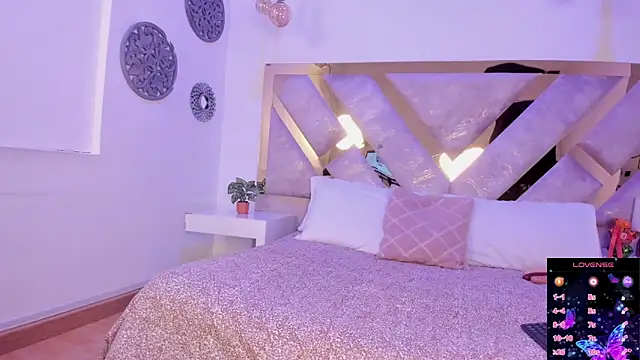 Marianee Rousse online show from 09.10.25