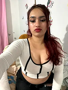 Snapshot of naomirouse_ chatting on 10.04.25 naomirouse  online show from 10.04.25