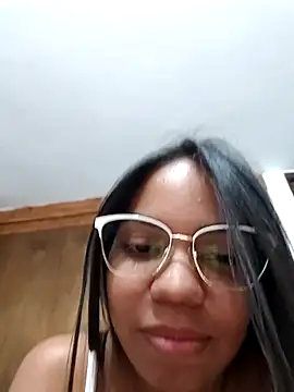 Snapshot of CloeeHills_ chatting on 10.01.25 CloeeHills online show from 10.01.25