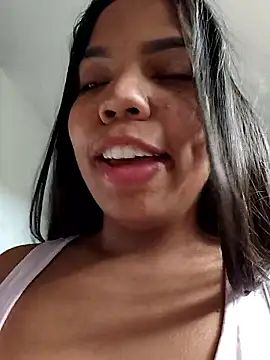 Snapshot of CloeeHills_ chatting on 10.02.25 CloeeHills online show from 10.02.25