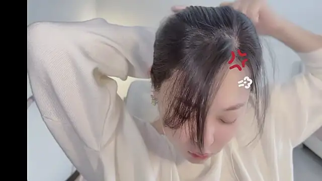 Maymay  online show from 11.22.25