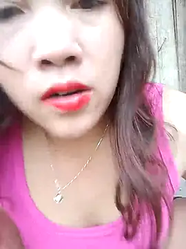 Snapshot of miumiu_00 chatting on 10.04.25 miumiu 00 online show from 10.04.25