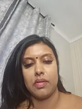 Indian GlowingMiax online show from 11.21.25