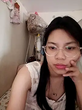 Snapshot of Katanh chatting on 10.26.25 Katanh online show from 10.26.25