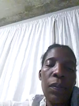 Snapshot of londie2 chatting on 11.06.25 londie2 online show from 11.06.25