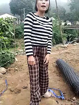 linda bae00 online show from 10.31.25