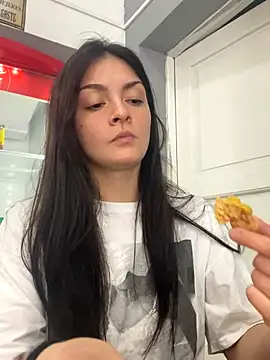 Snapshot of Danielaeliana chatting on 09.15.25 Danielaeliana online show from 09.15.25