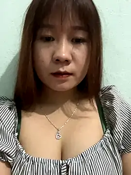 qinejr37 online show from 11.24.25