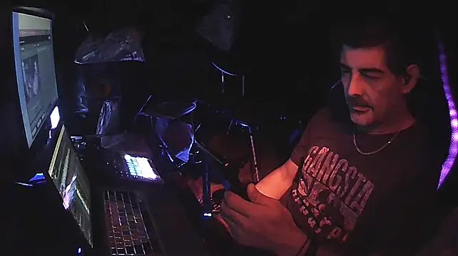 Snapshot of Rod_Contreras_ARG chatting on 11.09.25 Rod Contreras ARG online show from 11.09.25