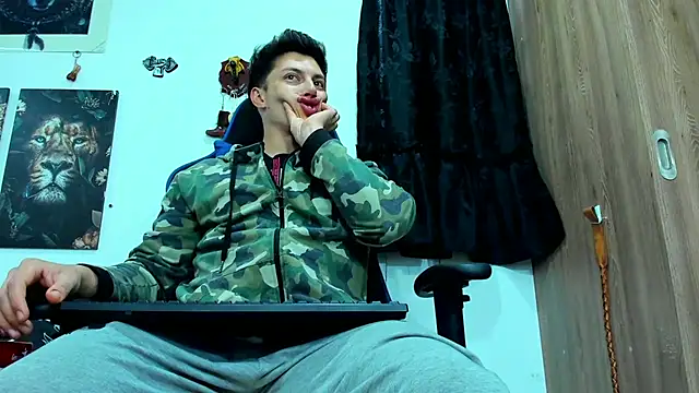 javiersexymann online show from 02.25.25