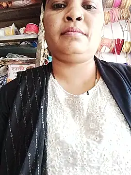 Snapshot of Rajnee33A chatting on 10.31.25 Rajnee33A online show from 10.31.25