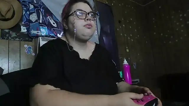 Snapshot of GoddessDess chatting on 09.23.25 GoddessDess online show from 09.23.25