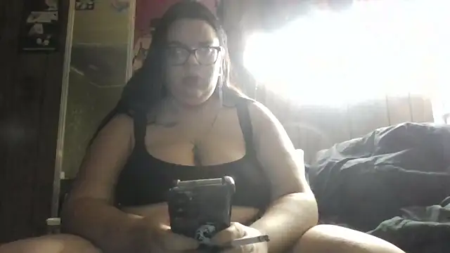 Snapshot of GoddessDess chatting on 09.30.25 GoddessDess online show from 09.30.25