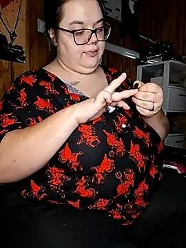 Snapshot of GoddessDess chatting on 10.26.25 GoddessDess online show from 10.26.25