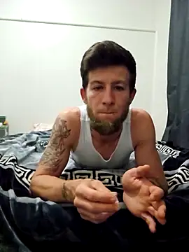 Snapshot of Couplesplay1 chatting on 09.14.25 Couplesplay1 online show from 09.14.25