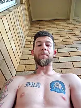 Snapshot of Couplesplay1 chatting on 10.05.25 Couplesplay1 online show from 10.05.25