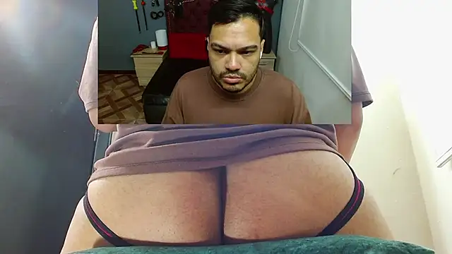 Snapshot of Stevens_db chatting on 10.02.25 Stevens db online show from 10.02.25