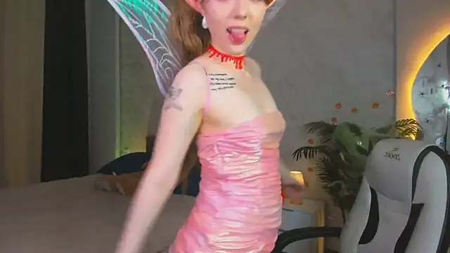 Lunar Lily online show from 10.29.25