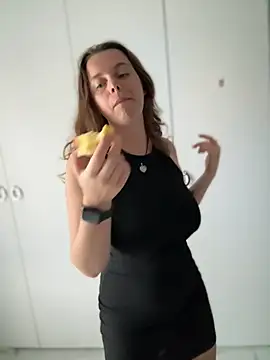 TenderLaGlamor online show from 09.27.25