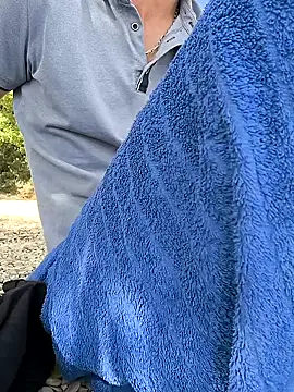 Snapshot of hugobolide chatting on 09.22.25 hugobolide online show from 09.22.25