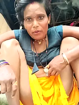 cute diya 12 online show from 10.21.25