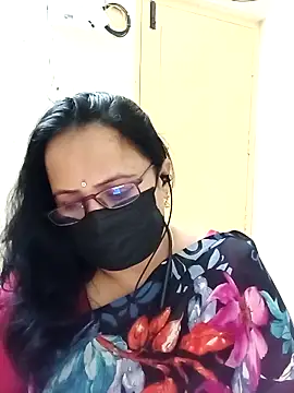 Snapshot of Ananya_flower chatting on 10.08.25 Ananya flower online show from 10.08.25