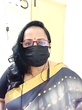 Snapshot of Ananya_flower chatting on 10.18.25 Ananya flower online show from 10.18.25