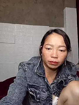 Snapshot of _Helala_ chatting on 09.30.25 Helala online show from 09.30.25