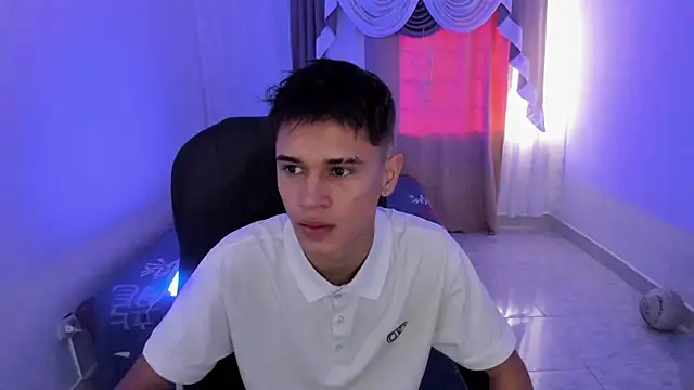 Aron Boyy online show from 11.15.25