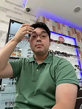 Snapshot of gayfucuxuc chatting on 09.27.25 gayfucuxuc online show from 09.27.25