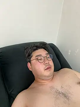 Snapshot of gayfucuxuc chatting on 11.30.25 gayfucuxuc online show from 11.30.25