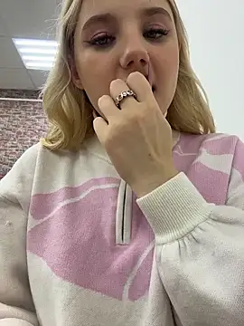 Sky Cutie online show from 12.01.25