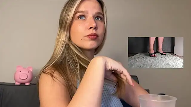 Snapshot of GoddessRoss chatting on 09.08.25 GoddessRoss online show from 09.08.25