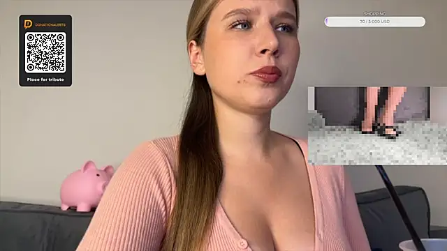 Snapshot of GoddessRoss chatting on 09.17.25 GoddessRoss online show from 09.17.25
