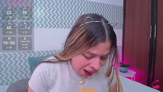 Snapshot of CataleyaWilson369 chatting on 10.04.25 CataleyaWilson369 online show from 10.04.25