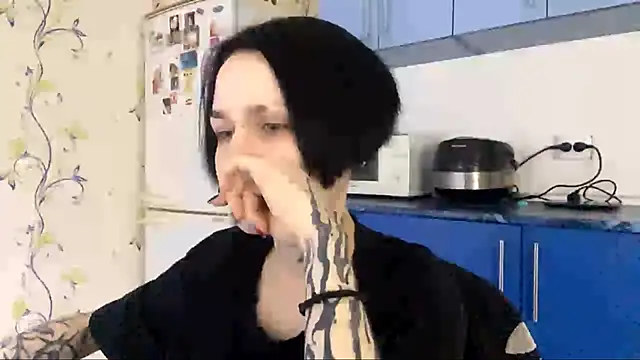 Snapshot of CandaceBlaze chatting on 09.30.25 CandaceBlaze online show from 09.30.25
