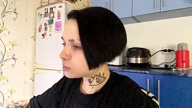 Snapshot of CandaceBlaze chatting on 10.07.25 CandaceBlaze online show from 10.07.25